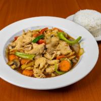 SF6. Pad Prik King · Choice of meat stir-fried with house chili paste, green beans, bell peppers and onions.