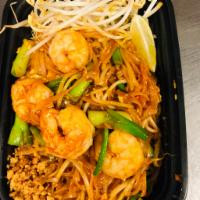 Regular padthai · Rice noodle in pad thai sauce with shrimp and chicken, bean sprout, scallion, egg served wit...