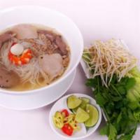 48. Hu Tiu Ga · White noodle soup with chicken.