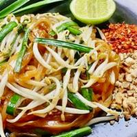 Pad Thai Street  · Stir fried rice noodles with egg, bean sprout, scallion, cabbage 
in brown sauce, tamarind s...