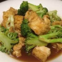 Pad Broccoli · Choice of meat sauteed with broccoli in light brown and garlic sauce.