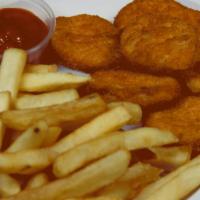 Nuggets y Papa Fritas · Chicken nuggets and french fries.