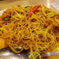 Singapore Curry Rice Noodle · Shrimp and BBQ pork.