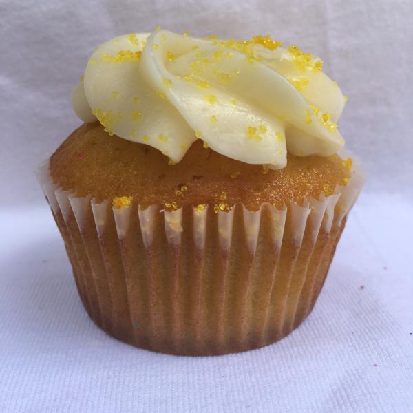 Lilikoi Cupcake · Passion fruit cupcake with lemon cream cheese frosting.
*If ordering 3 or more, please make a SCHEDULED order, 24 hour notice