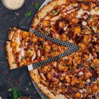 NY Style Hand Stretched Thin Crust BBQ Chicken Pizza (18