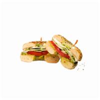 California Bagel · Specified Bagel, Avocado, Cream Cheese, Tomato, Cucumber, Sprouts, Served with Pita Chips


...