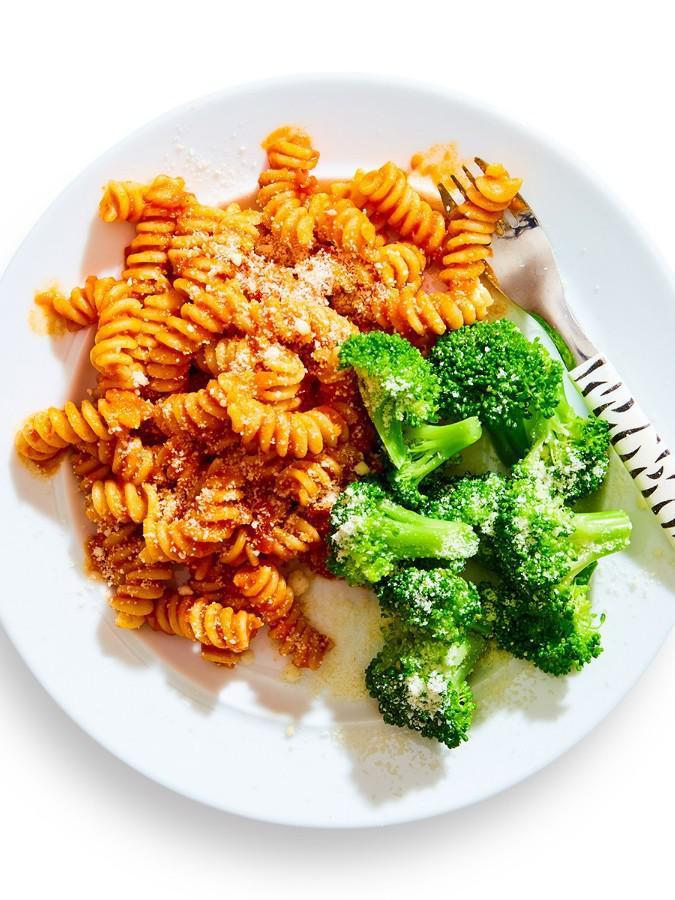 Yumble Cheesy Fusilli Pasta (6.5 oz) · Kids gluten-free fusilli pasta tossed in hidden veggie marinara and cheese, paired with steamed broccoli.