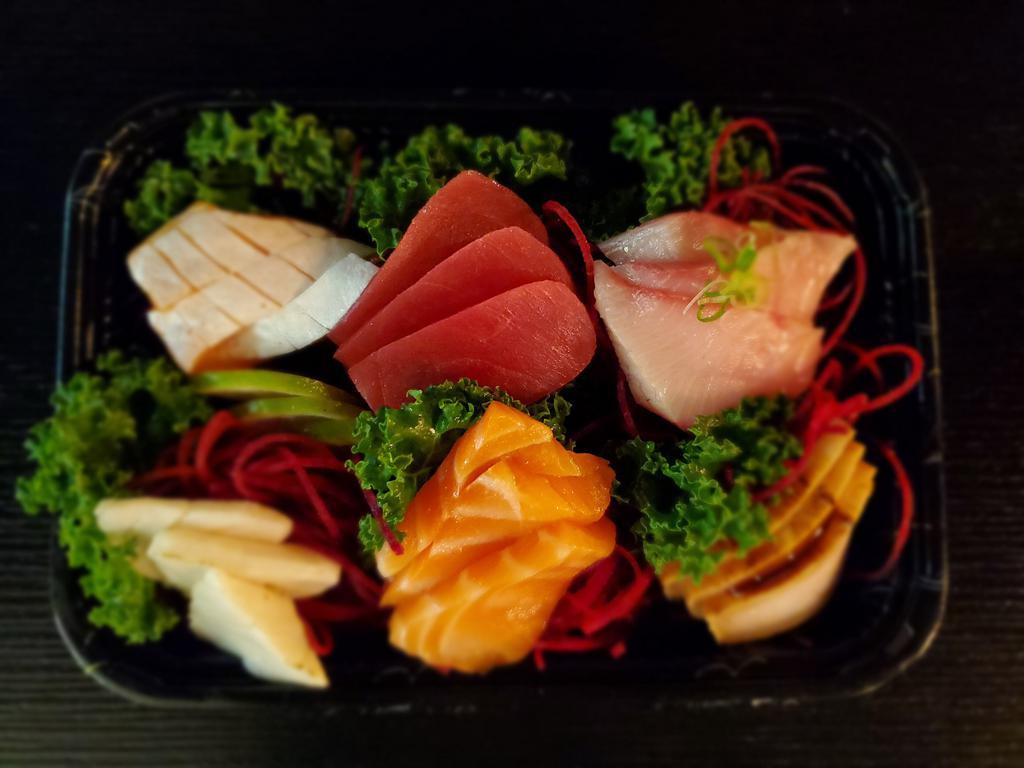 Sashimi Regular  · 17 pieces of sashimi. 