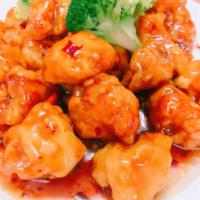 S11. General Gau's Chicken · Crispy chunks of chicken cooked with special general gau's sauce on a bed of broccoli. Spicy.