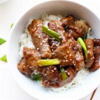 Mongolian Beef	 · 蒙古牛
Tender sliced beef  sautéed with green and white onion