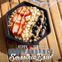 INDEPENDENCE BOWL · Blueberry, Peanut Butter, Whey Protein base topped with Blueberries, Strawberries, White Cho...