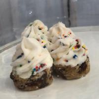 Chocolate Chip Buttercream Bites · A chocolate chip cookie topped with buttercream icing and sprinkles! A quick treat!