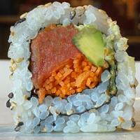 Club Vegan Pretty Roll · Vegan Tuna, Avocado, carrots and sesame seeds in nori or soy paper. 6pcs
