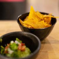 ORDEN DE GUACAMOLE · Delicious Mexican guacamole, accompanied by tortilla chips