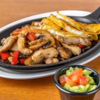 FAJITAS DE POLLO · Grilled chicken cooked with peppers, onion and mushrooms,
accompanied by 3 corn tortillas, ...