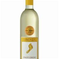 Barefoot pinot grigio · Tart green apple flavors get down with a white peach undertone. Floral blossoms and citrus a...
