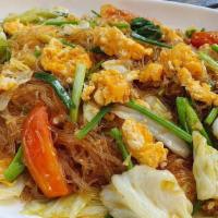 Pad Woon Sen · Stir fried glass noodles, egg, bell pepper, napa cabbage, onion, baby corn, carrot, water ch...