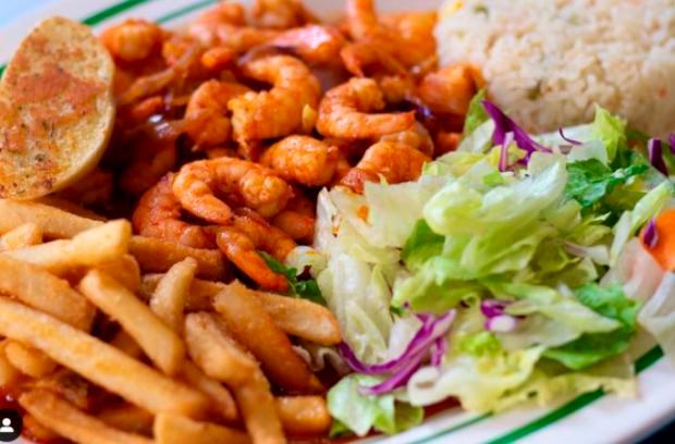 Camarones · Shrimp with your choice of sauce.