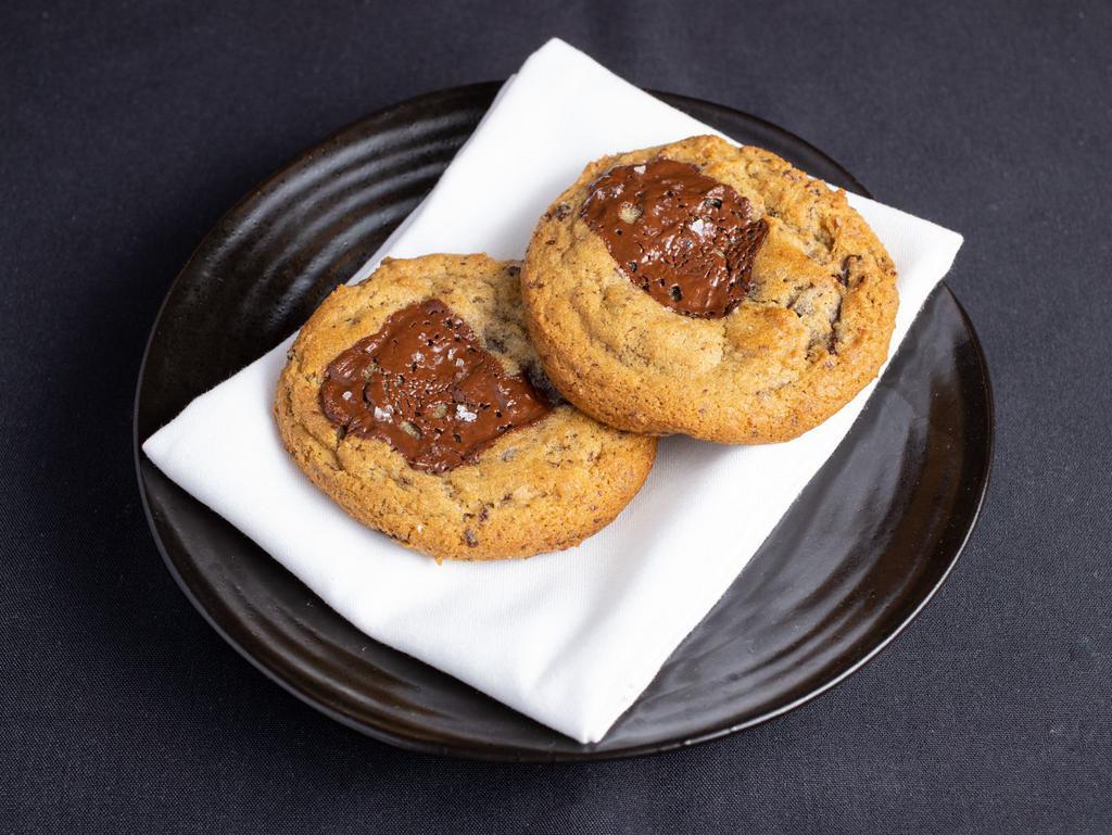 Valrhona Chocolate Chunk Cookie (V) · 2 cookies. Delicious Valrhona Chocolate chucks make this cookie a delicious combo of chewy and crunchy - the BEST cookies for snacking or dessert. Contains gluten, dairy, and eggs. We cannot make substitions.