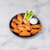 6 Wings · Includes 1 flavor and 1 dressing.