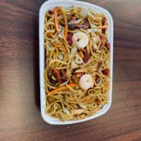 31. House Special Lo Mein · 
