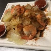 Steamed Shrimp with Potatoes and Onions · 