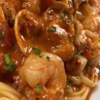 Frutti di Mare (Dinner) · Mixed seafood with minced garlic, crushed pepper flakes, parsley, basil with linguine pasta ...