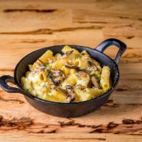 Mac ＆ Cheese Mushroom · ALFREDO SAUCE, MUSHROOMS, PARMESAN