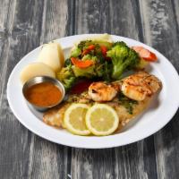 Salmão Grelhado  · Grilled Salmon Fillet with Shrimp and Garlic Sauce, steamed Potatoes and Vegetables