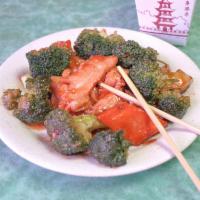 C7. Chicken with Broccoli · Served with pork fried rice and egg roll.