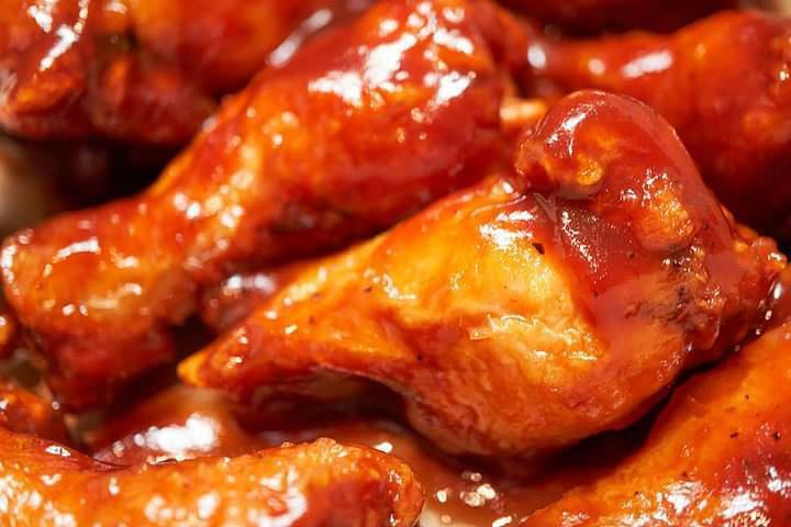 6 Pieces Wings · Served with 1 sauce.