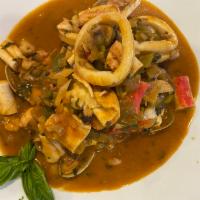Cazuela de Marisco · Seafood stew.