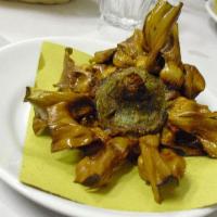 Carciofi alla Giudea · Artichokes Fried in Olive Oil, Garlic and Mint