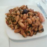 Piyaz · White beans with onion, parsley, olive oil and vinaigrette dressing.