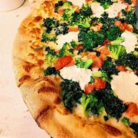 White Spinach and Broccoli Pizza · 