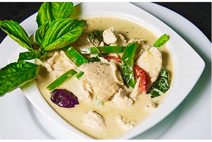 31. Gaeng Khiao Wan · Green curry with chicken, basil, eggplant, pepper and coconut milk. Hot and spicy.