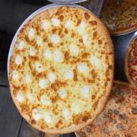 White pizza  · Made of mozzarella cheese, ricotta cheese.