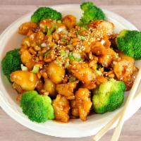 1. Pine Nut Chicken · White meat chicken with chef's special sauce and garnished with delicious broccoli.