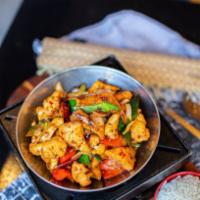 Dry-Sizzling Pot with Fried Tofu and Vegetables · 干锅尚素
Vegetarian. Fried tofu, cauliflower, king mushroom, onion, cabbage, red chili peppers