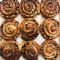 Raisins Rolls croissants  · A flaky French pastry.
