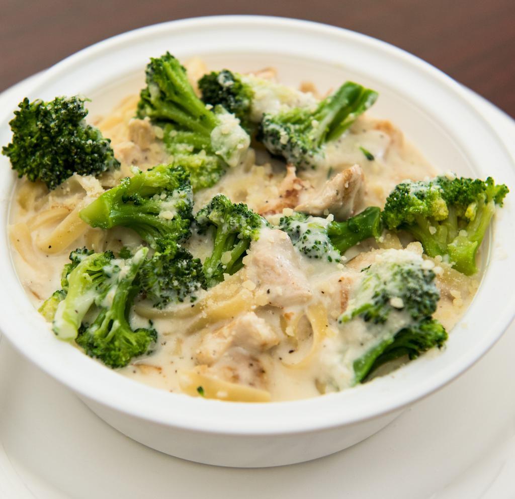 Chicken and Broccoli Pasta Dinner · Alfredo sauce made to order and served with your choice pasta, and garnished with Parmesan cheese. Served with garlic bread.