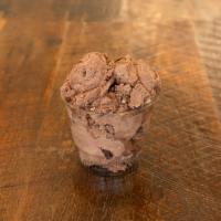 Thomas Jefferson’s Declaration of Cookie Dough · Salted milk chocolate ice cream with chunks of chocolate chip cookie dough and
chocolate, an...