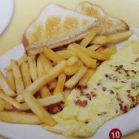 7. Tortilla con Tocineta Queso y Papa Frita · Omelette with bacon, cheese and french fries.