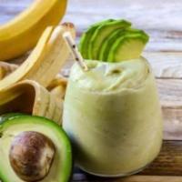 Avocado with Banana and Milk · Abacate com banana e leite.