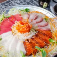Sashimi Sempai · Chef Selection Sashimi
24 pieces of sashimi