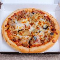 Classic Combo Pie · Pepperoni, beef, sausage, onions, black olives, mushrooms and mozzarella cheese.