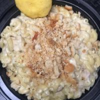 Chicken Parmesan Mac · Mozzarella Cheese, Parmesan Cheese, Chicken, Onion, Marinara Sauce, Bread Crumbs.Severed wit...