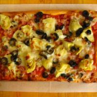 Capricciosa Pizza · Artichoke, ham and black olives.