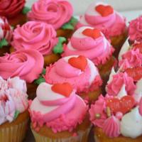 CUPCAKE SINGLE · Assorted cupcakes vanilla, chocolate and red velvet