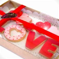 COOKIE LARGE BOX LOVE  GIFT BOX · Love is in the air....